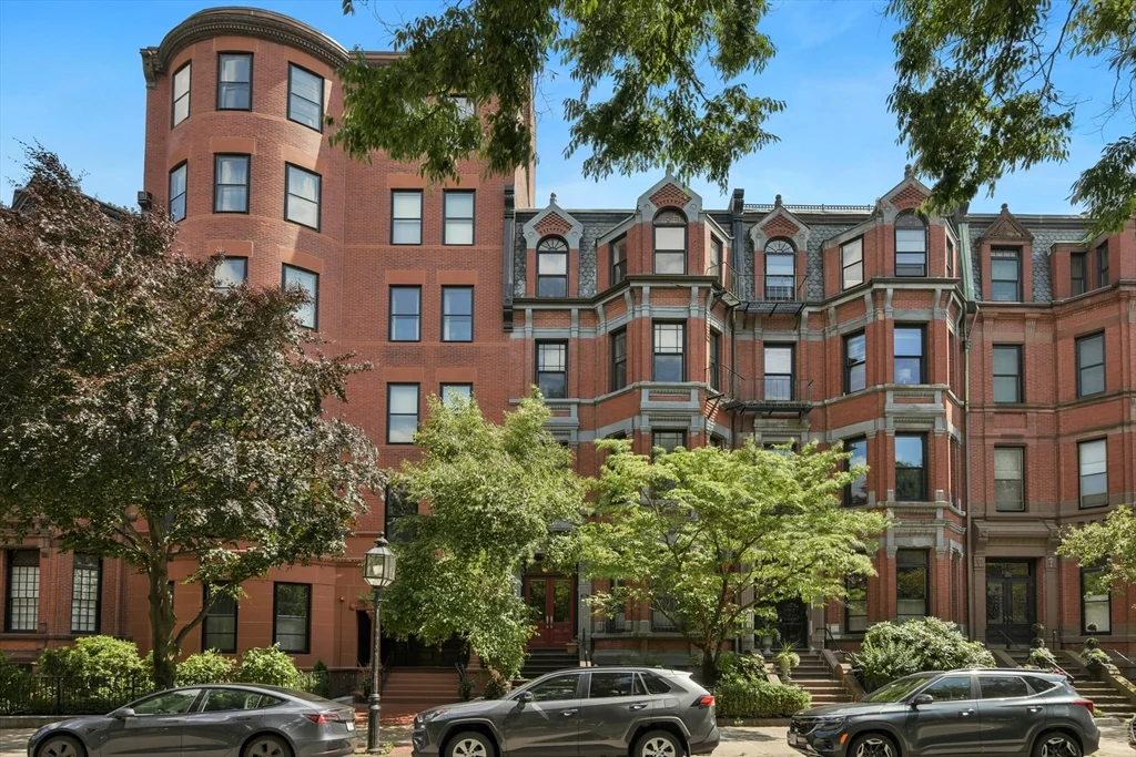 294 Commonwealth Ave, Back Bay