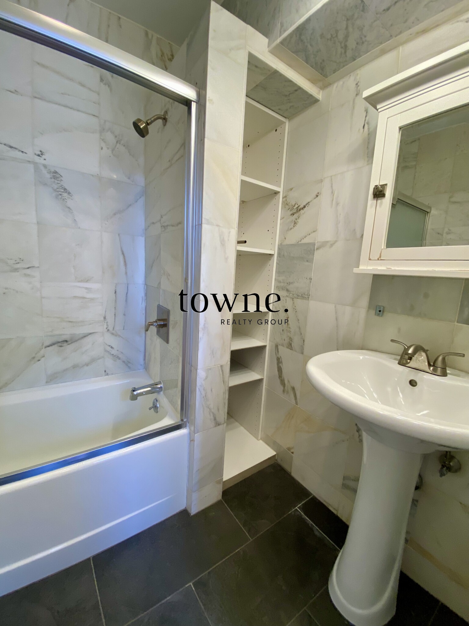 254 Newbury St, Back Bay