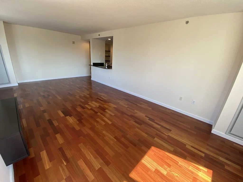 8 Museum Way, East Cambridge