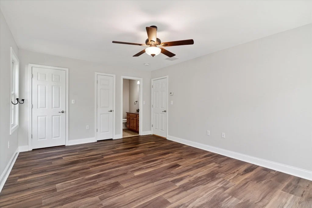 19 Benjamin Ln, Reading