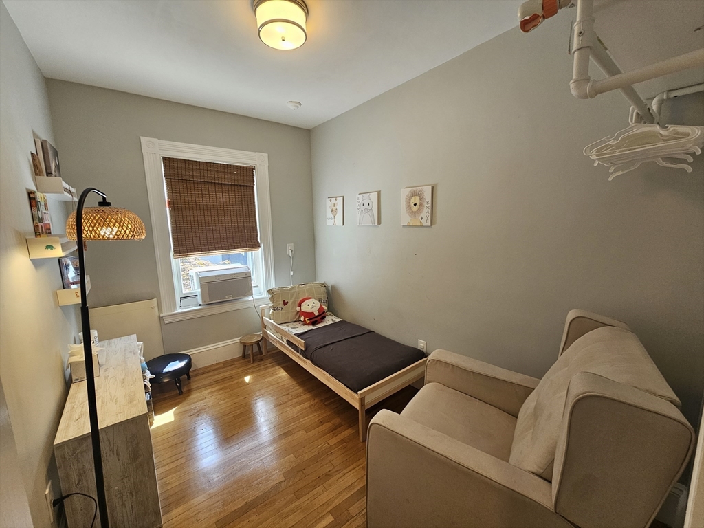 21 Edge Hill St, Jamaica Plain