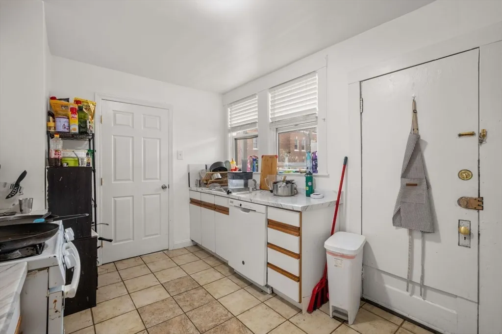 18 Claymoss Rd, Brighton