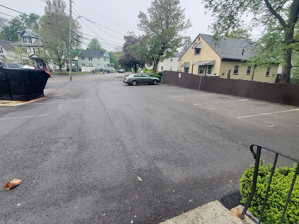 4 Oakcrest, Hyde Park