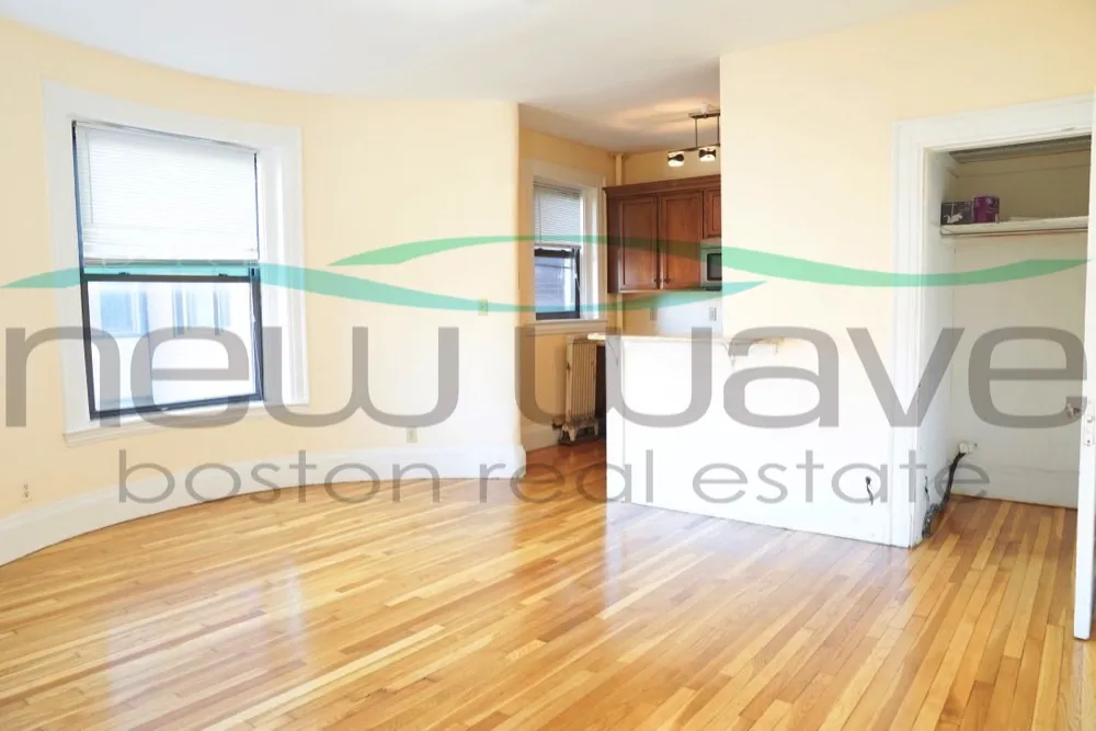 1091 Boylston St, Fenway