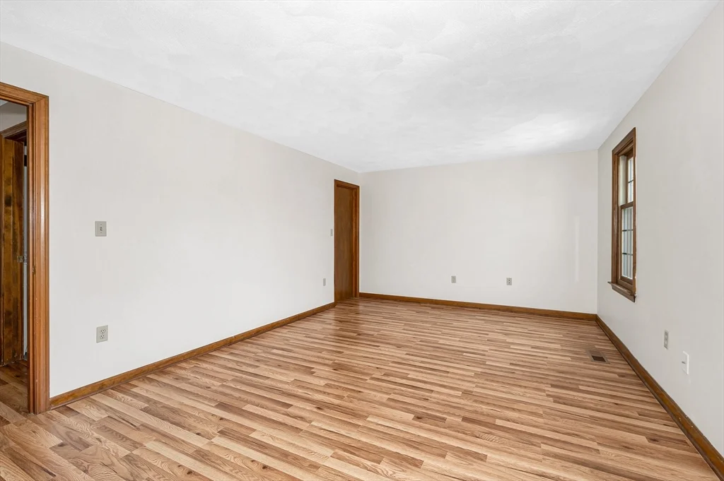 280 Apache Way, Tewksbury