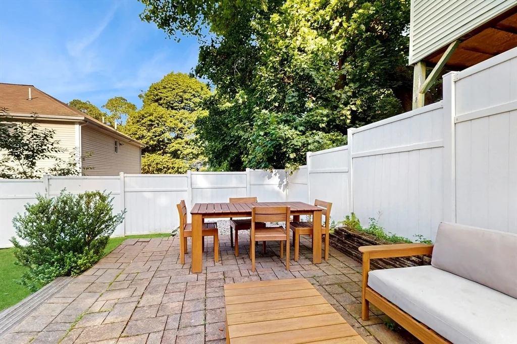 14 Chestnut St, Lindenwood