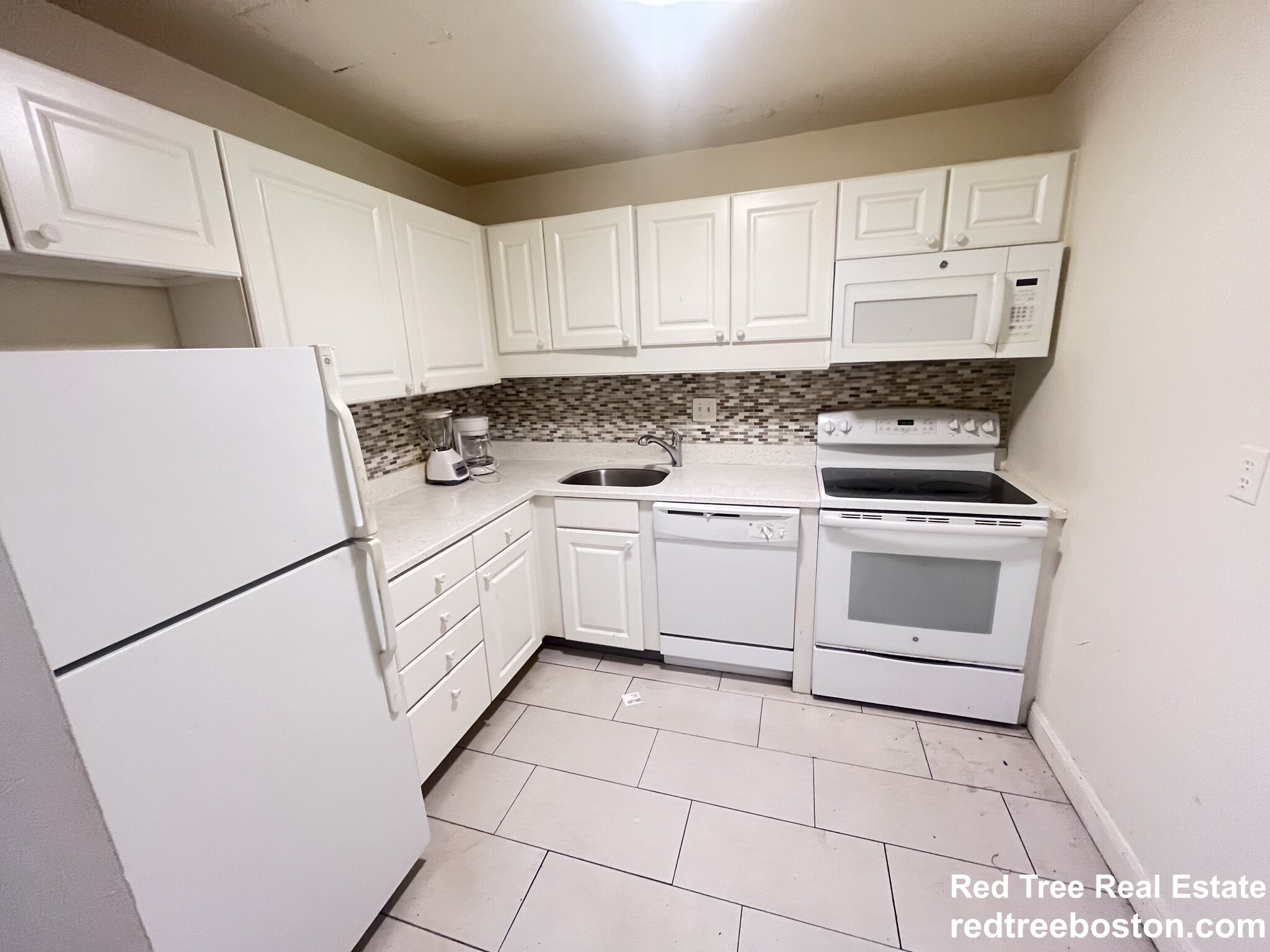 101 Monmouth St, Longwood