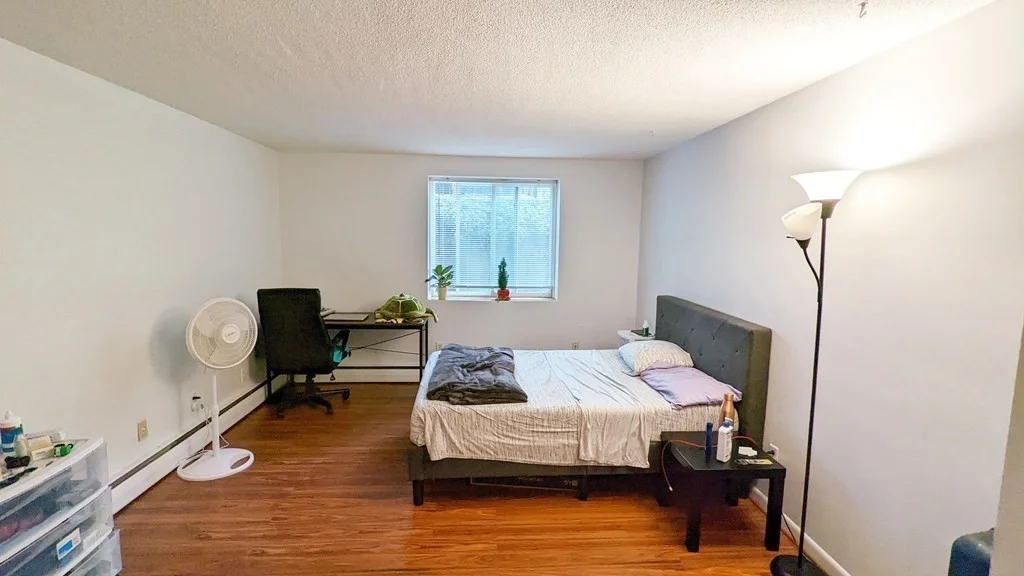 50 Green St, North Brookline