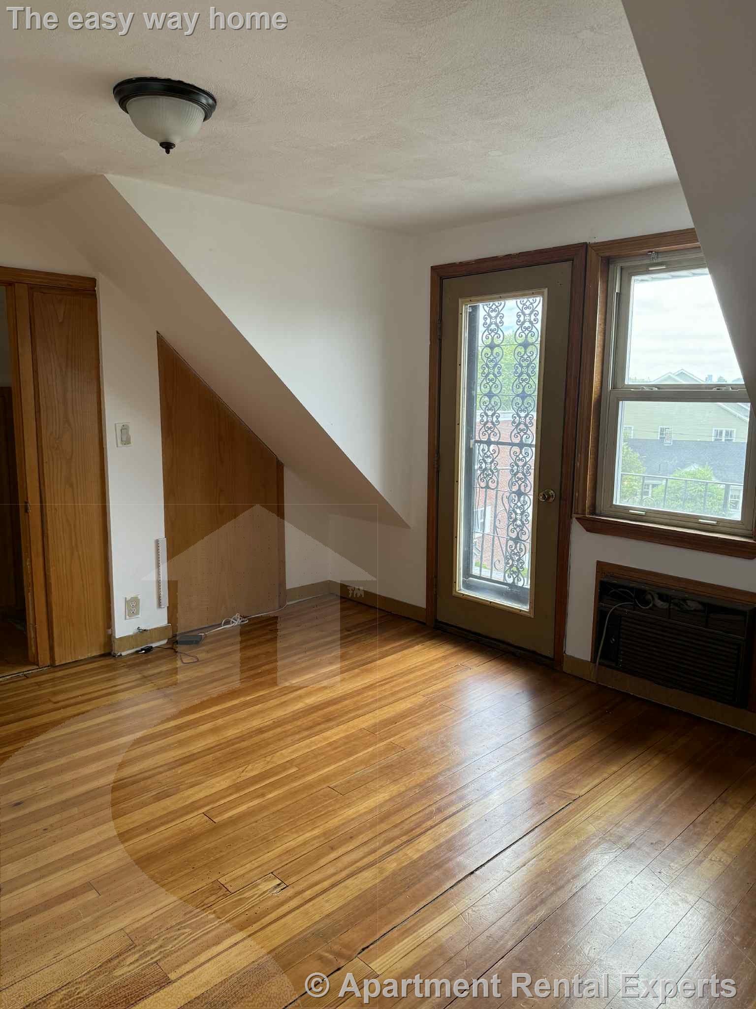 10 Windsor Rd, Tufts