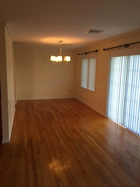7 Conant Rd, Winchester