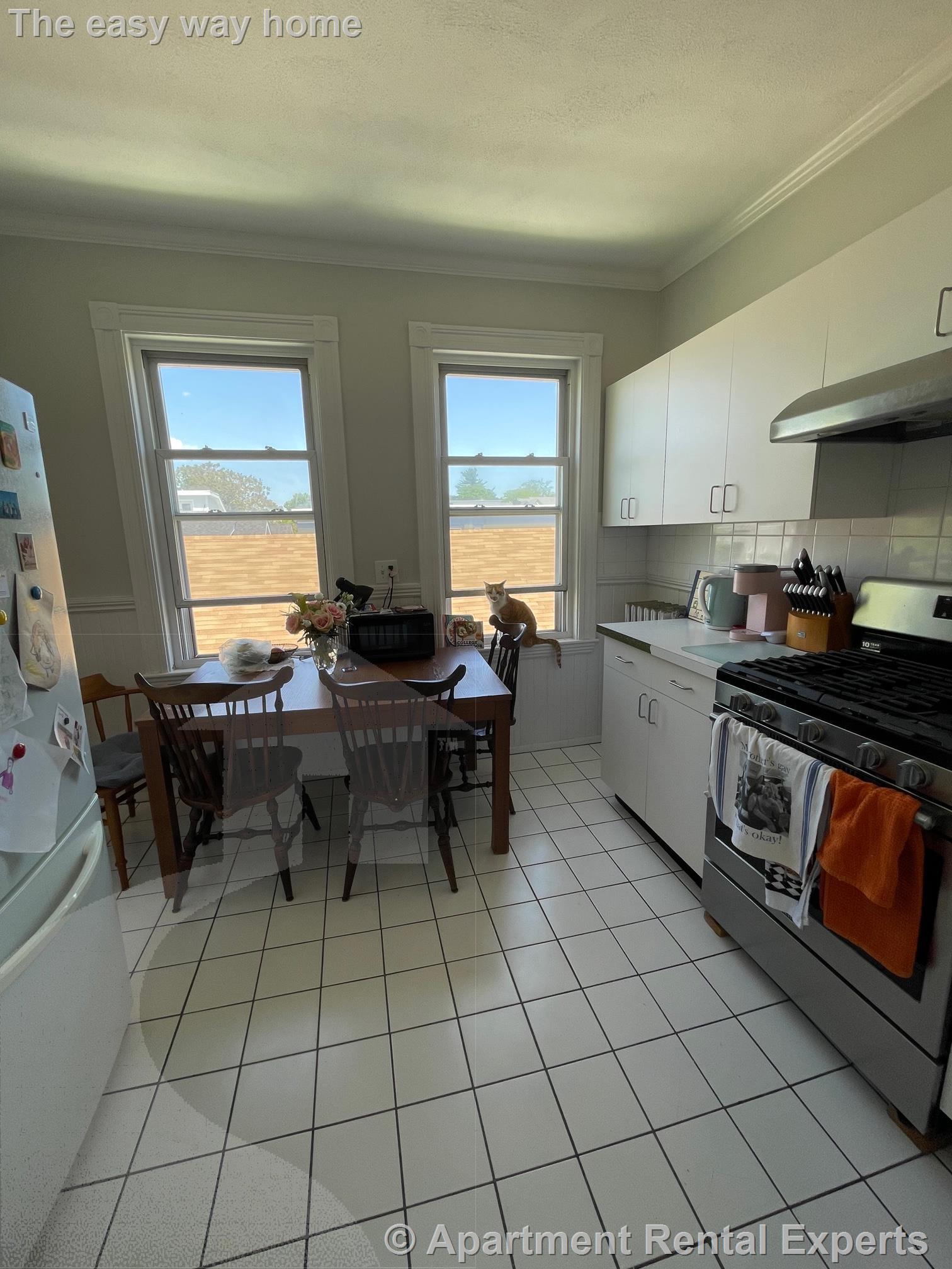 15 Farragut Ave, Teele Square