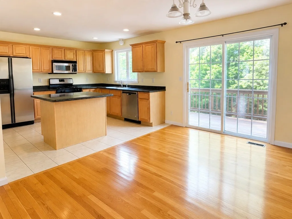 100 Nutting Rd, Westford