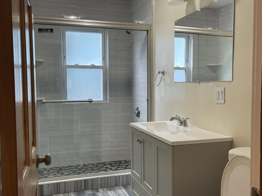 23 Lothrop Ave, Milton