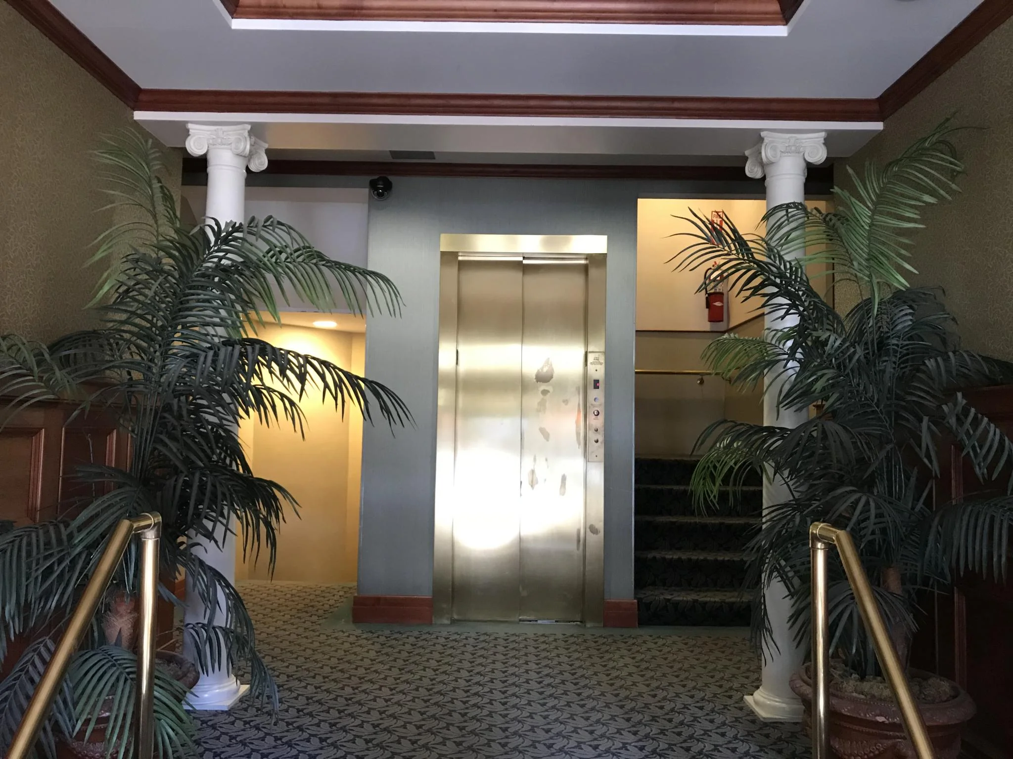 1090 Beacon St, Brookline