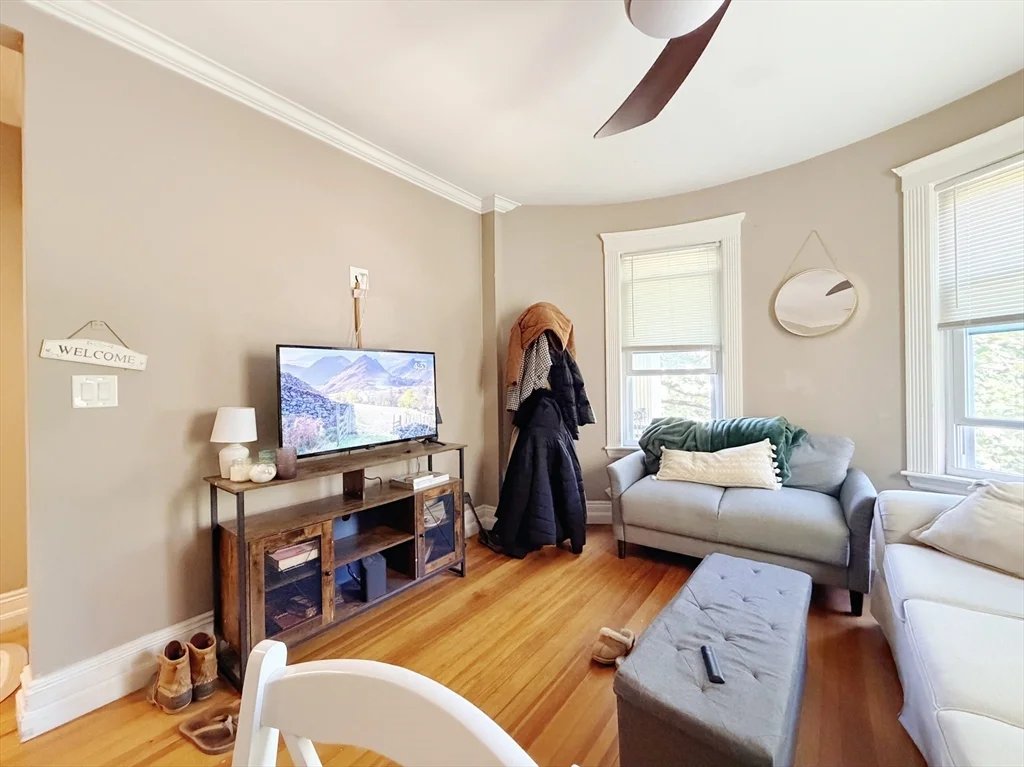 17 Pleasant St, Dorchester