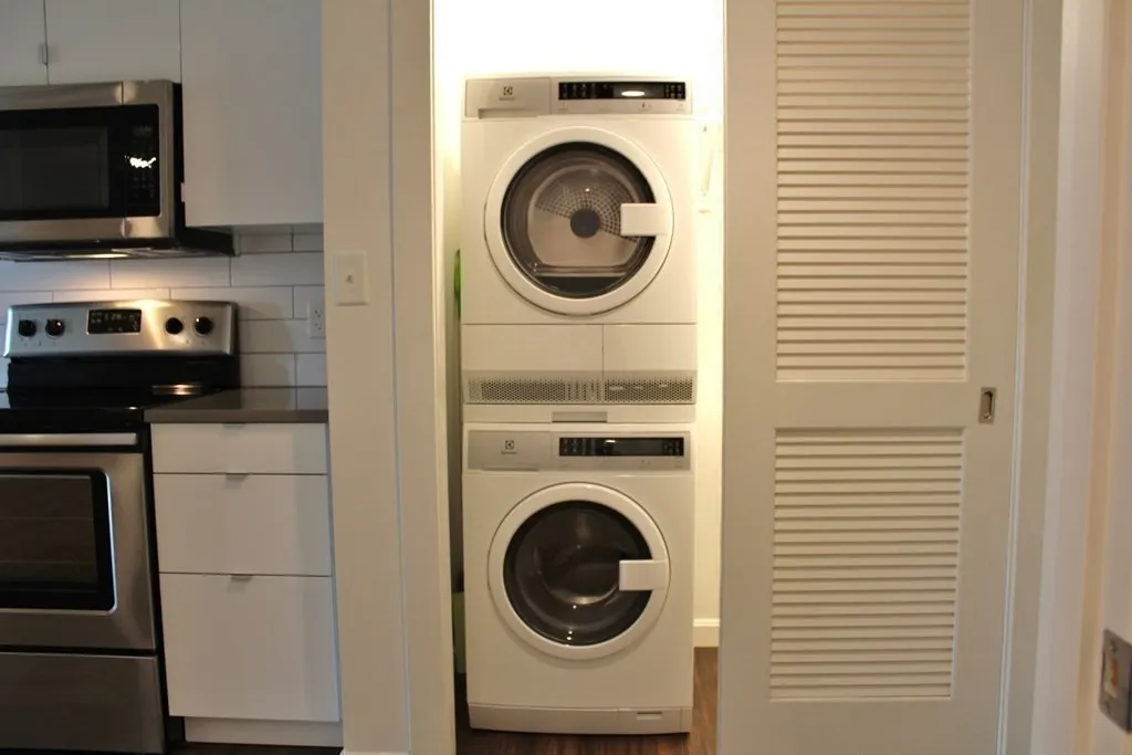 70 Parker Hill Ave, Mission Hill