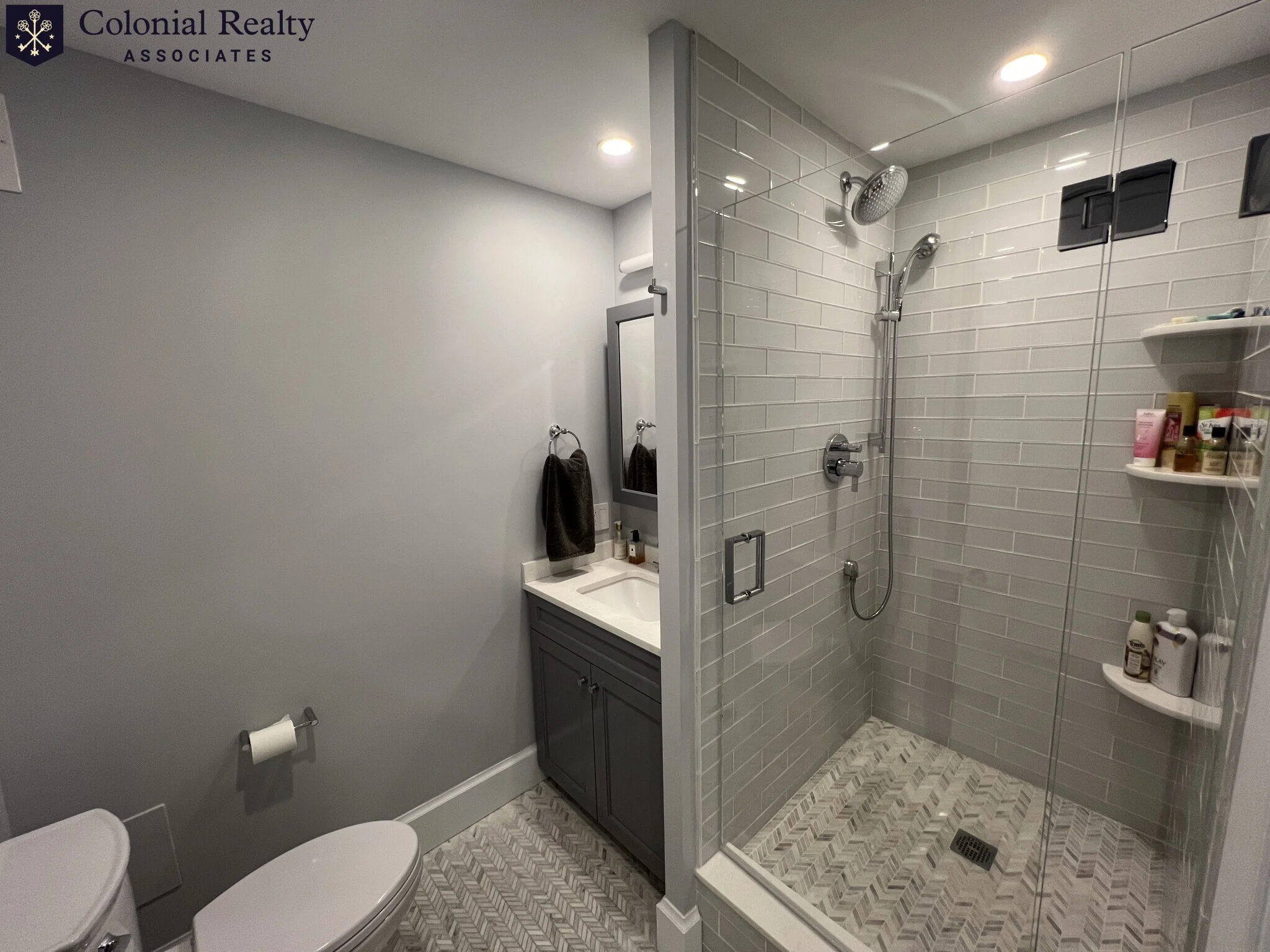 85 East India Row, Downtown