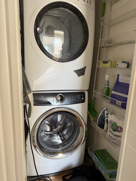 255 Main St, Charlestown