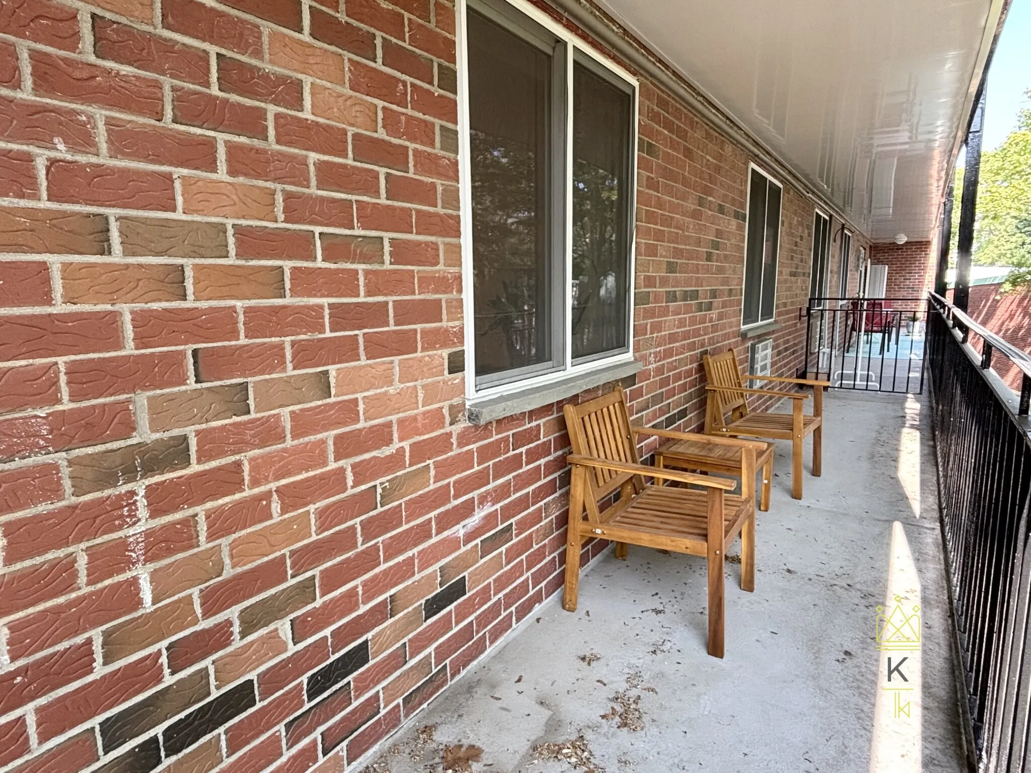 50 Green St, North Brookline