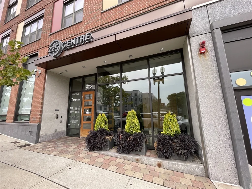 225 Centre, Jamaica Plain
