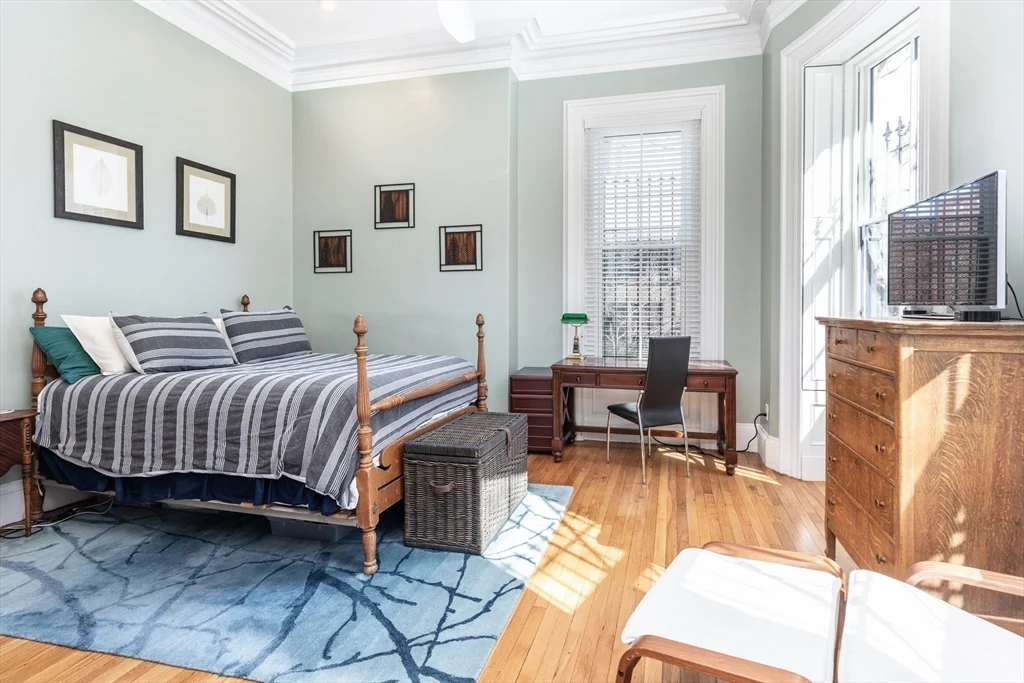 748 Tremont St, South End