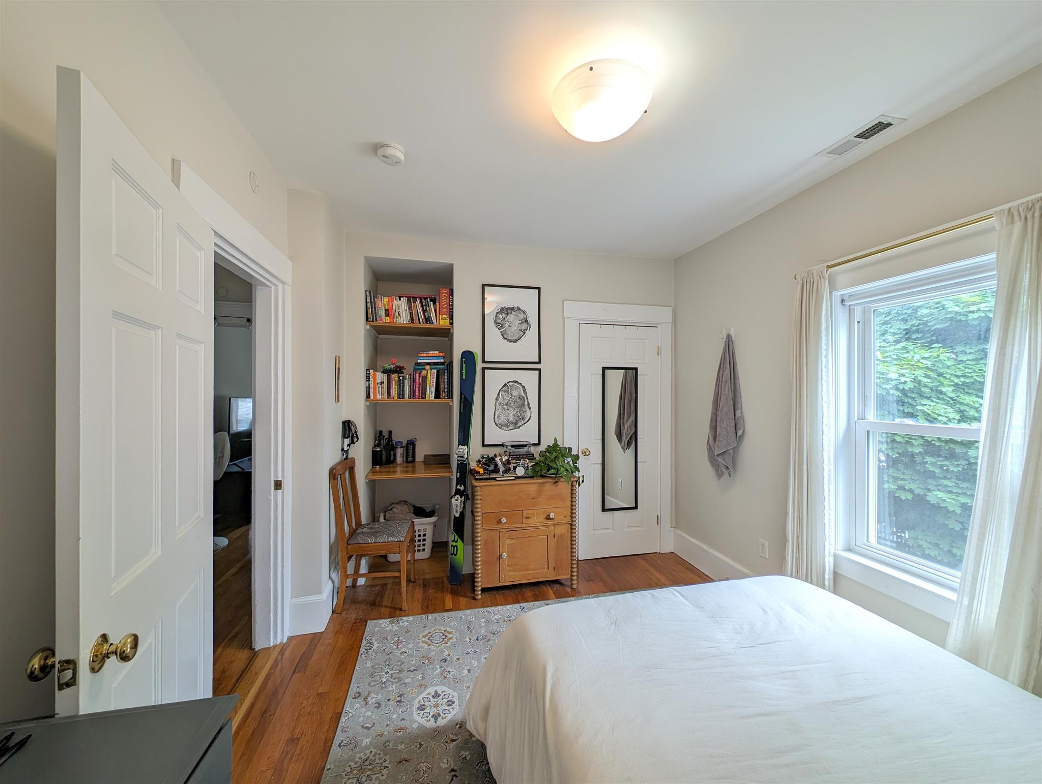 65 Medford St, South Medford