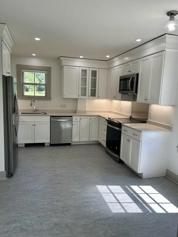 831 Lexington Rd, Concord