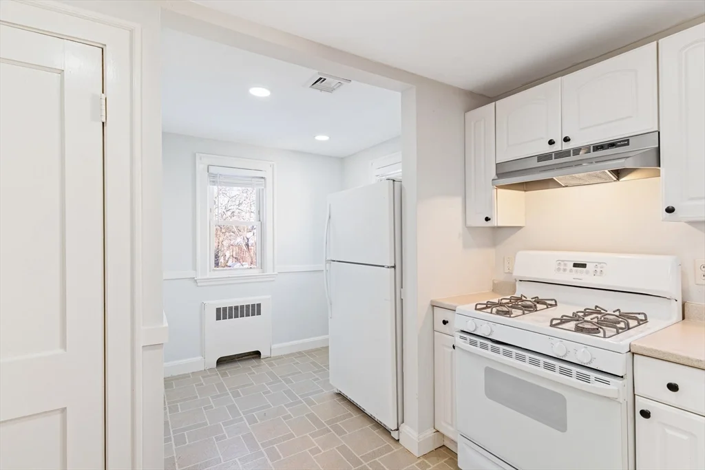 126 Washington Ave, Waltham