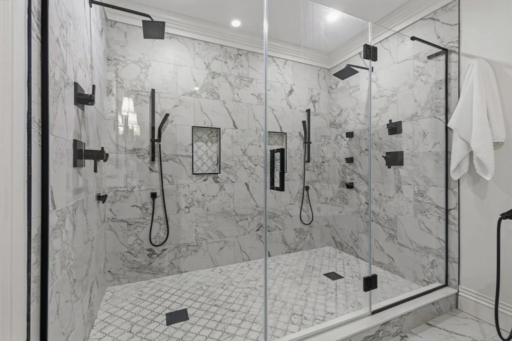 959 Chestnut St, Newton