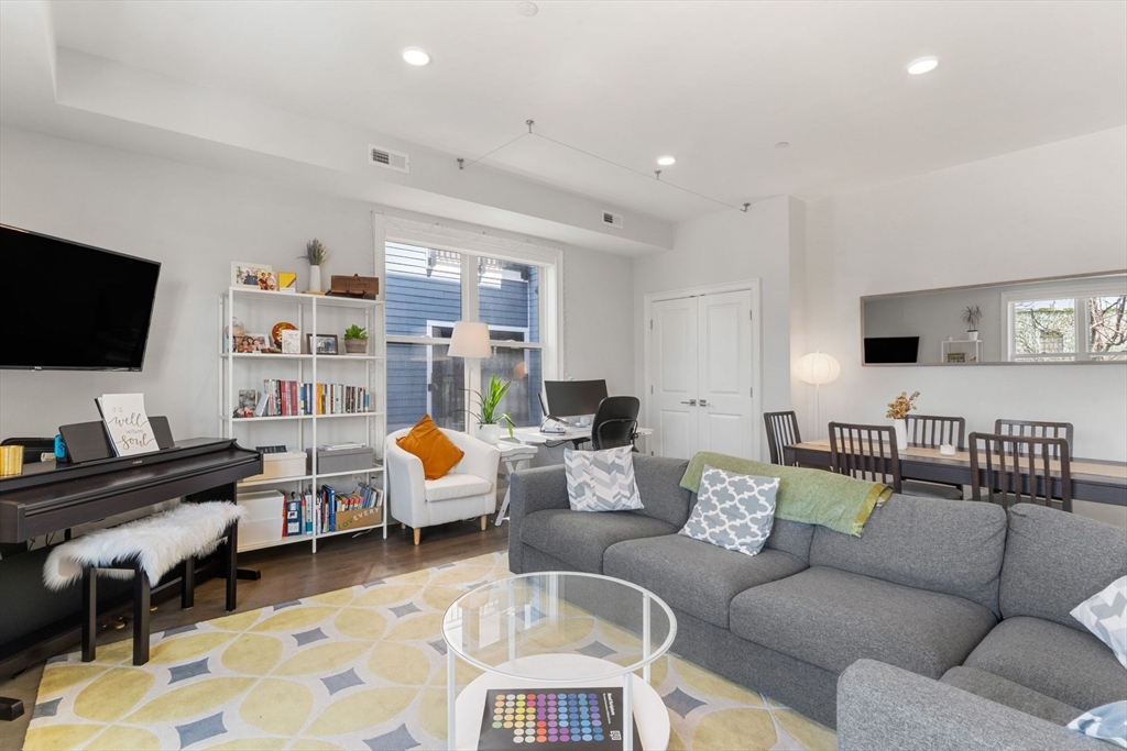 40 Medford St, Somerville