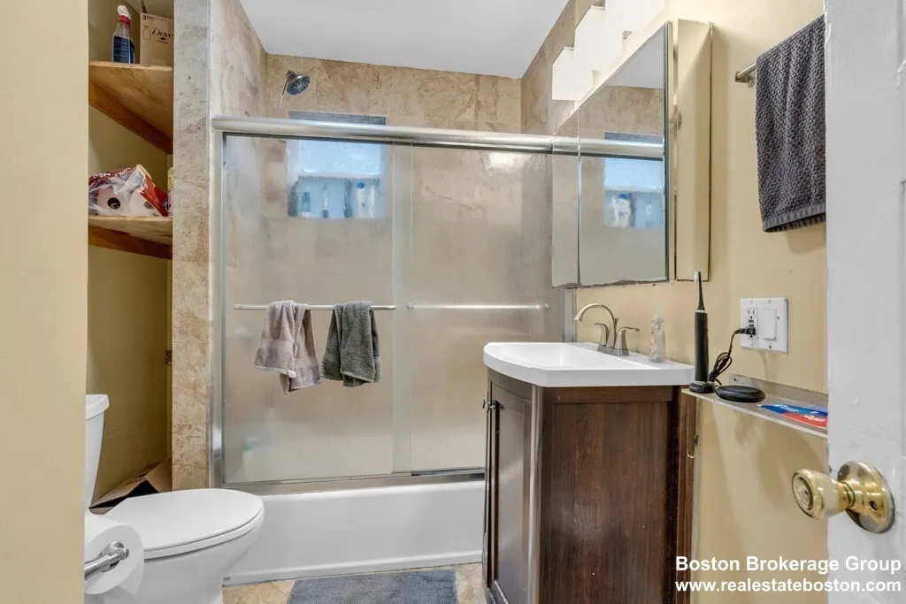 180 Saint Alphonsus St, Mission Hill