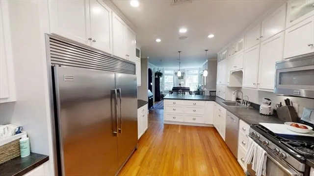 7 Strathmore Rd, Brookline