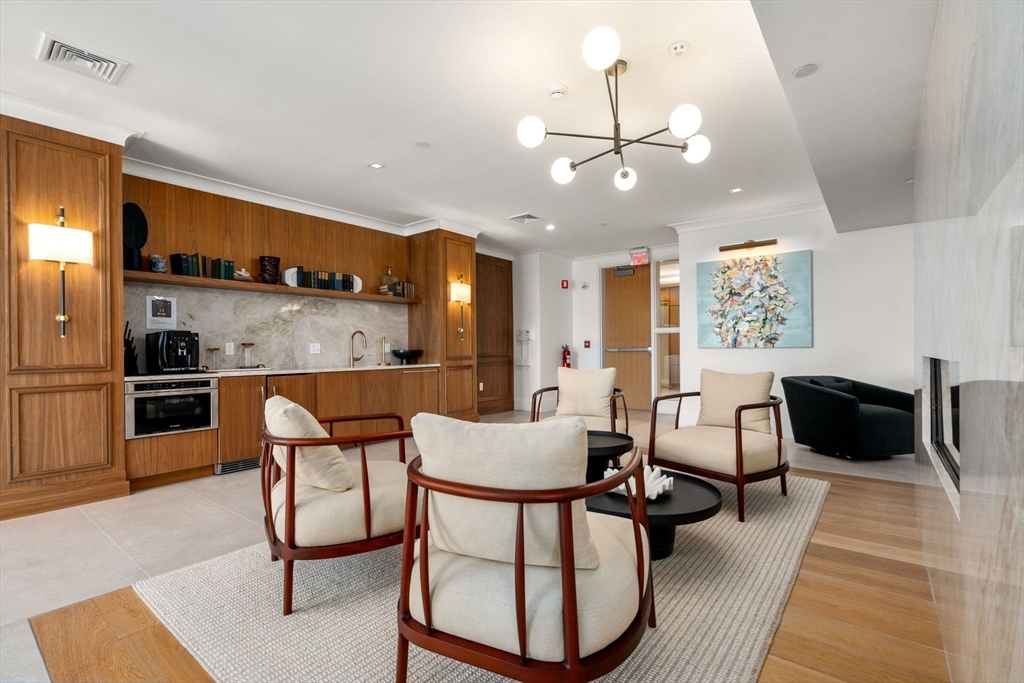 191 Washington St, Brighton