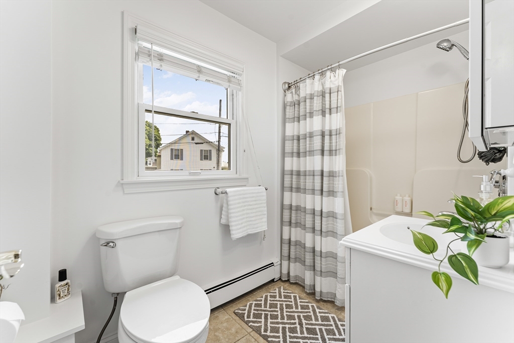 8 Ballard St, Saugus