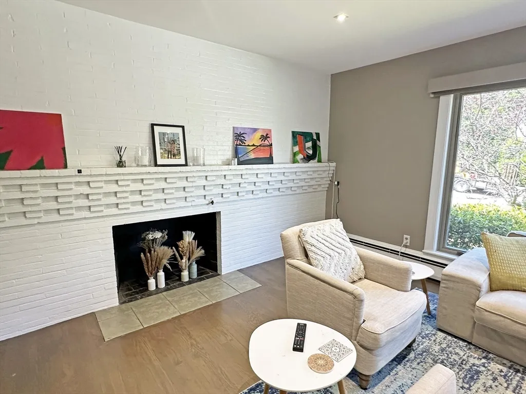 6 Brownson Ter, Jamaica Plain