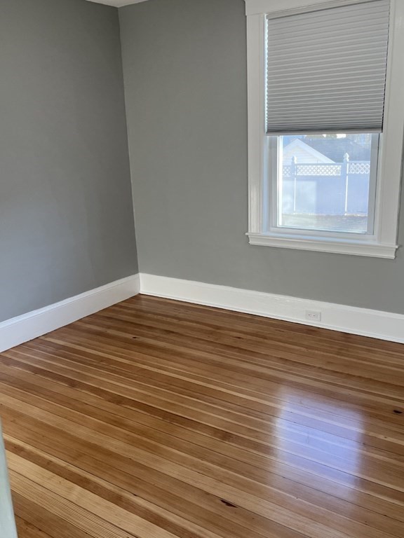 121 Safford St, North Quincy