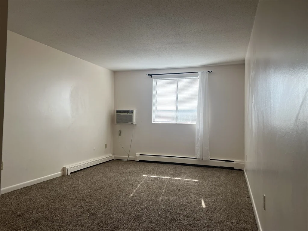 800 Governor's Dr, Winthrop