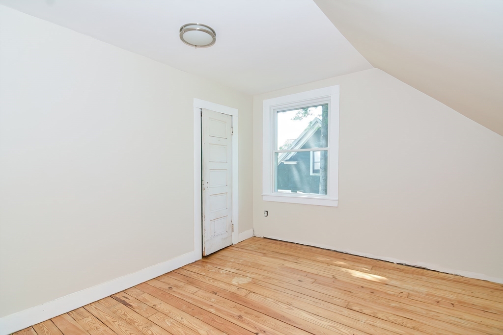 350 King St, Springfield