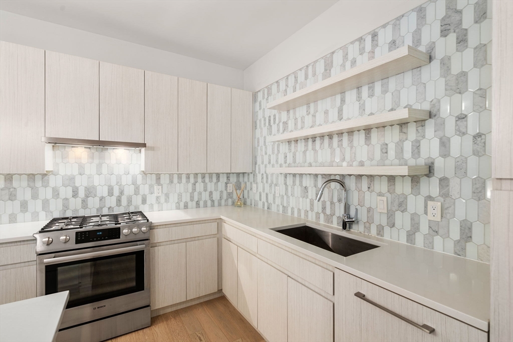 45 W 3rd St, South Boston