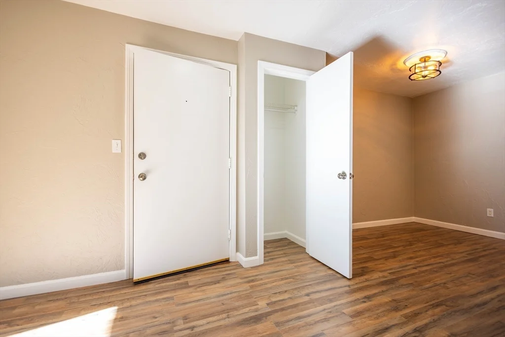 21 Erick Rd, Mansfield