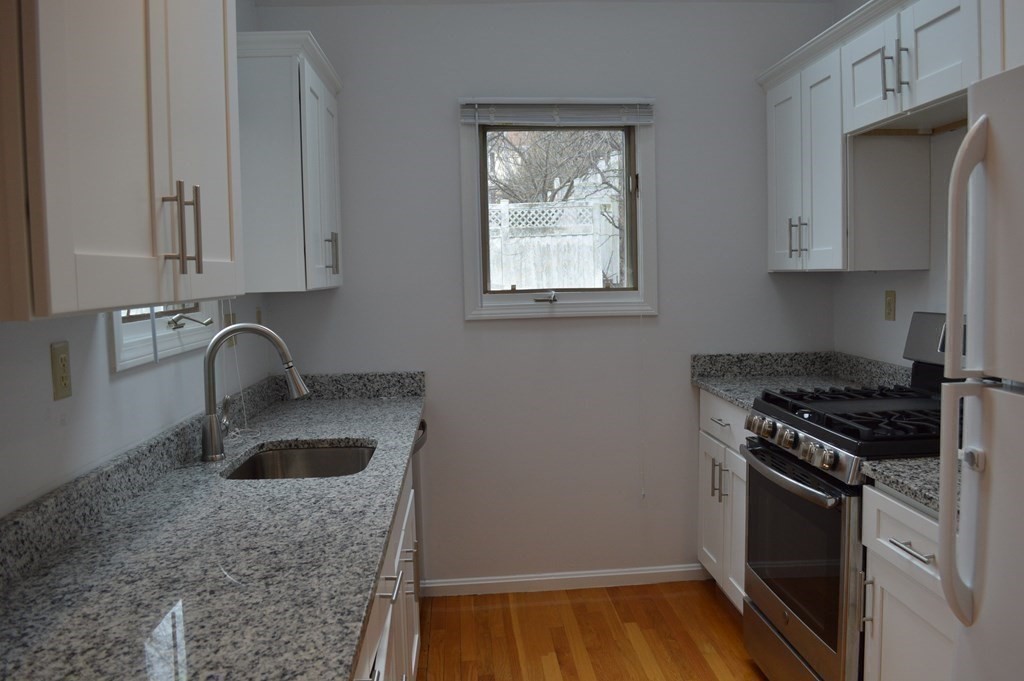 2 Turning Mill Ln, Quincy