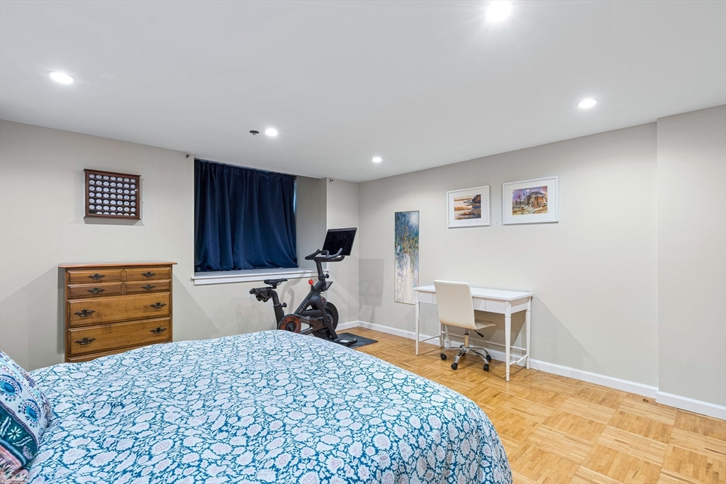 357 Commercial St, Waterfront