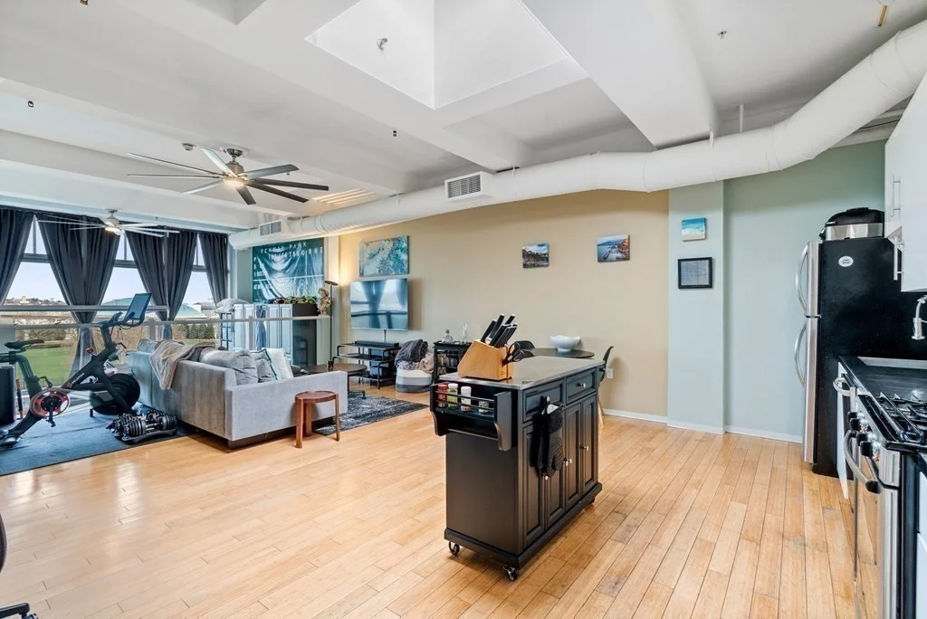 156 Porter St, East Boston