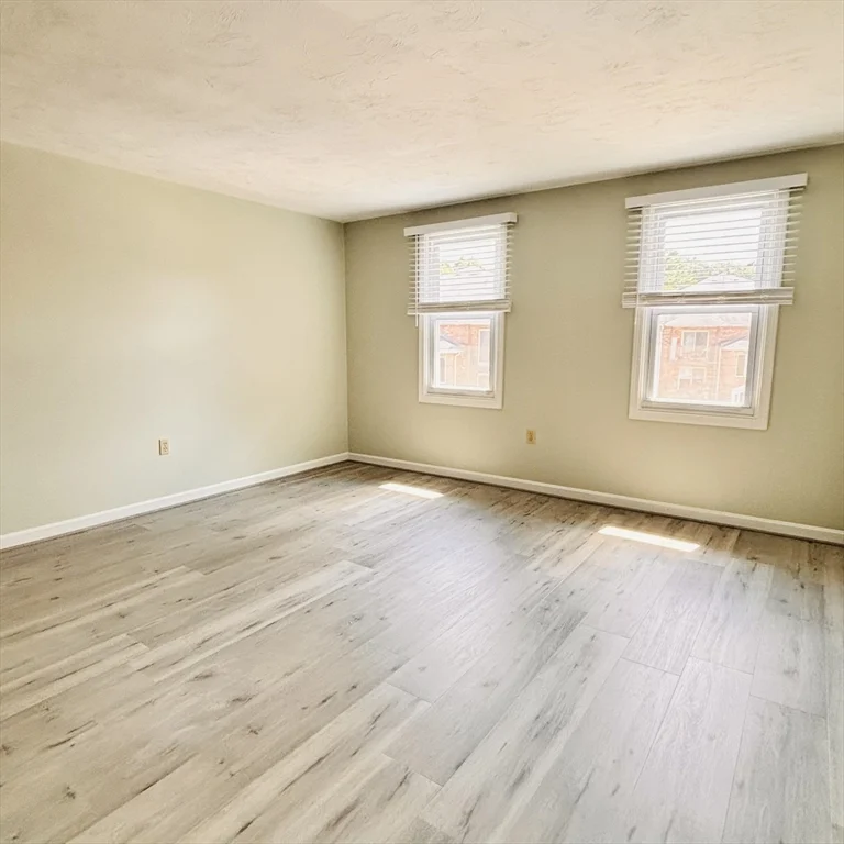 364 Neponset St, Canton