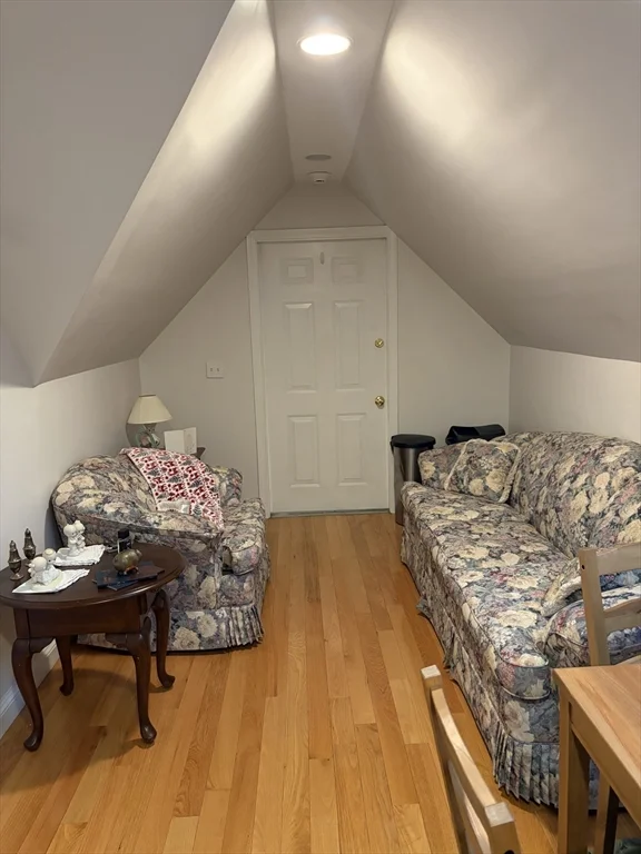 290 Adams St, Abington