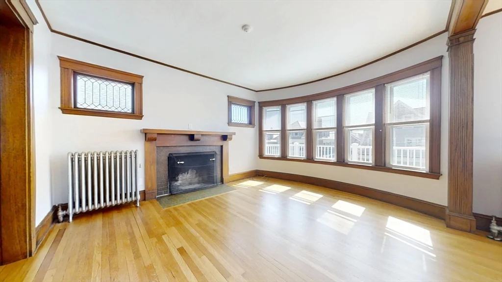 39 Commonwealth Rd, East Watertown