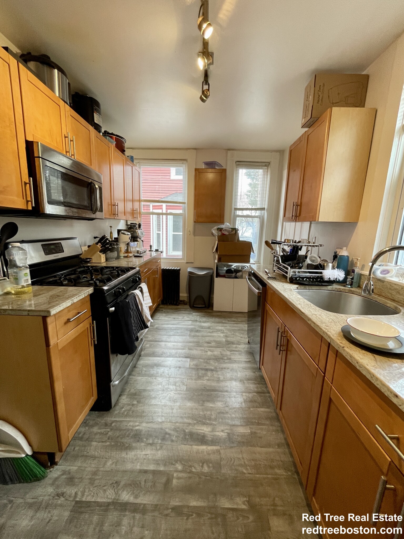 5 Murdock Ter, Brighton