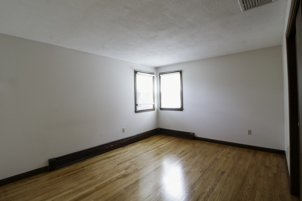 116 Bliss St, Fall River