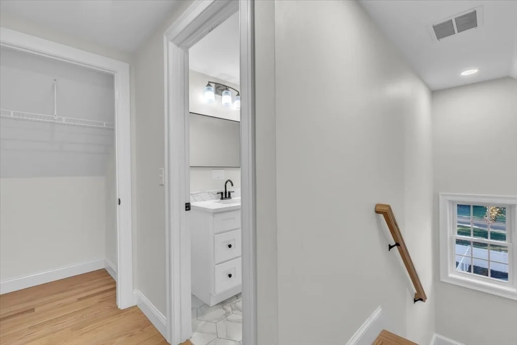 16-18 Peckham Ave, Brockton