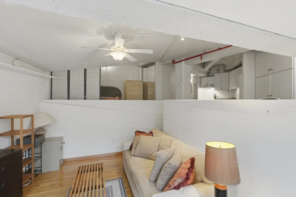 12 Stoneholm St, Back Bay